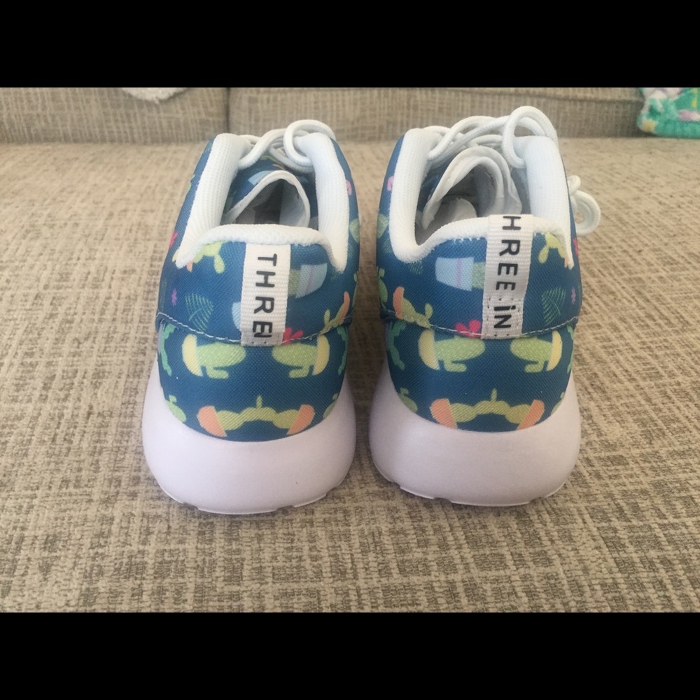 NWOT 🌵 sneakers - Picture 3 of 6